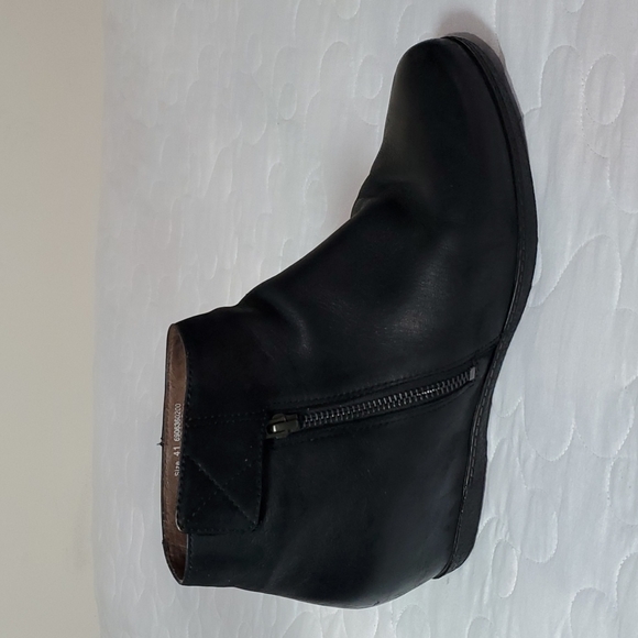 dansko leanna bootie